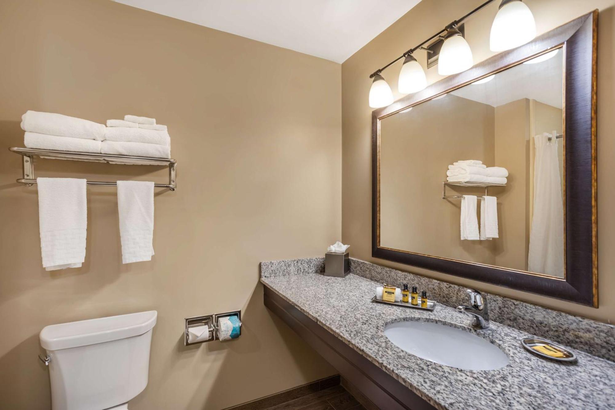 Hotel Western Village Intercourse